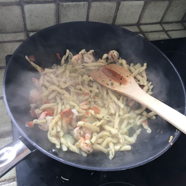 Pâtes, crevettes, courgettes grillées sauce basilic surgelé